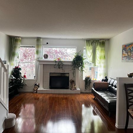 Hidden Valley New Basement Suite With Private Bathroom! Calgary Exterior photo