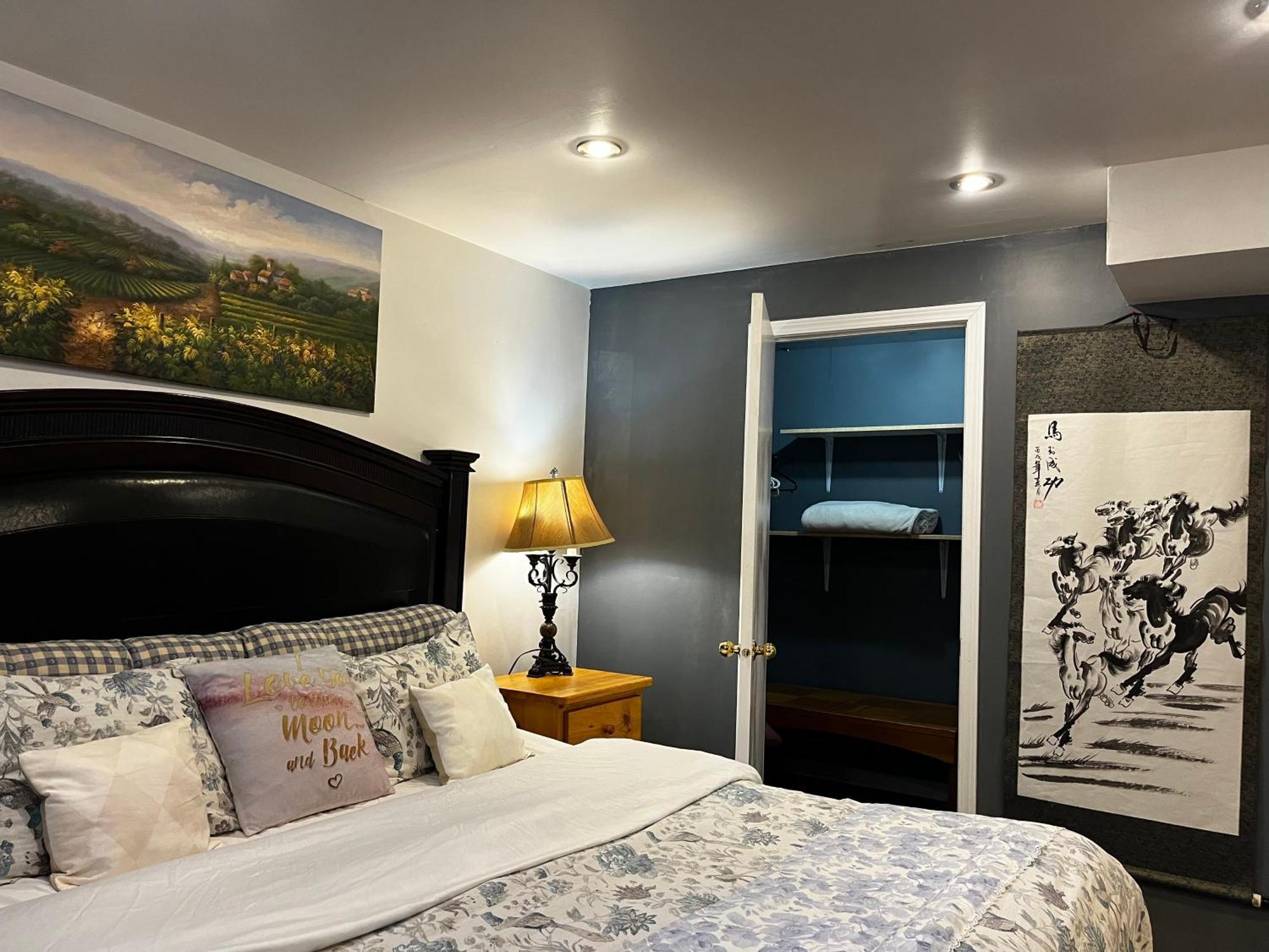 Hidden Valley New Basement Suite With Private Bathroom! Calgary Exterior photo