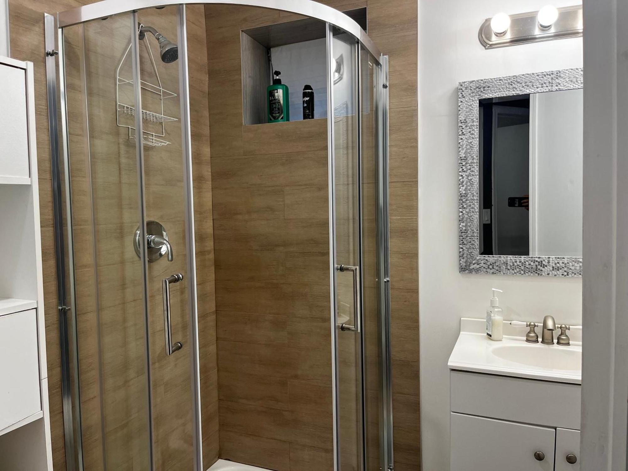 Hidden Valley New Basement Suite With Private Bathroom! Calgary Exterior photo